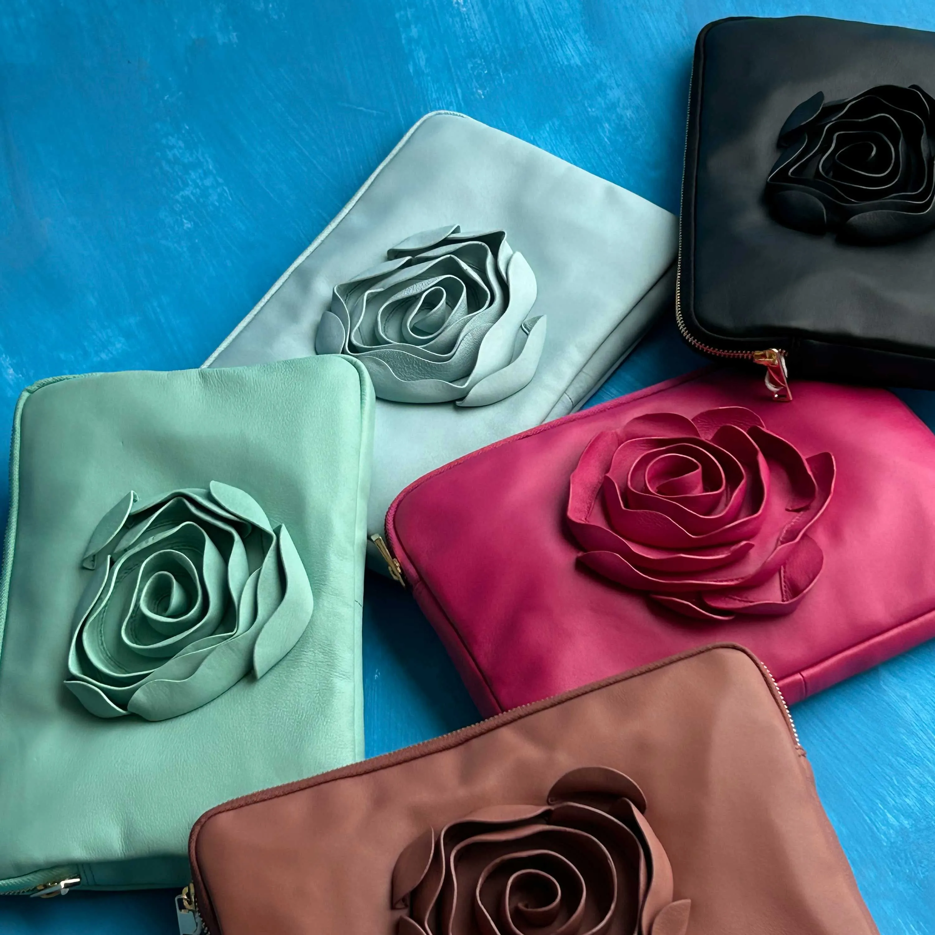 Clutch Rose Cozy Black w. Gold
